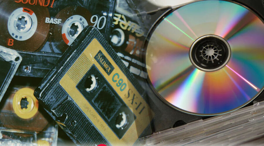 A CD-k és magnókazetták fénykora, és gyűjtésük története.