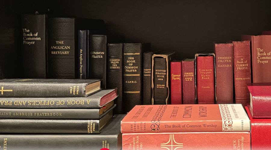 Imakönyvek és vallási relikviák gyűjtése: Egy spirituális utazás, és a gyűjtési tippek